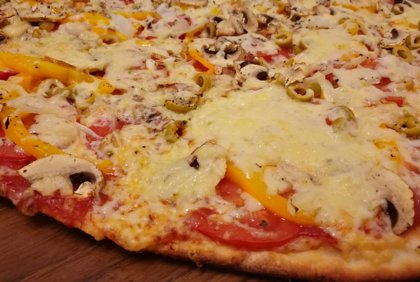 Veselīgā VIKTORIJA - Picas mērce, siers, tomāts, paprika, sēnes, sīpols, olīvas, pipariņš, oregano.
